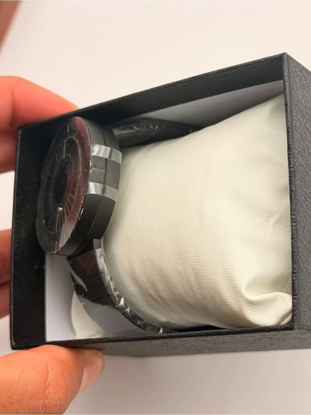 EUTOUR Magnetic Ball-bearing Wristwatch, Black, New in Box